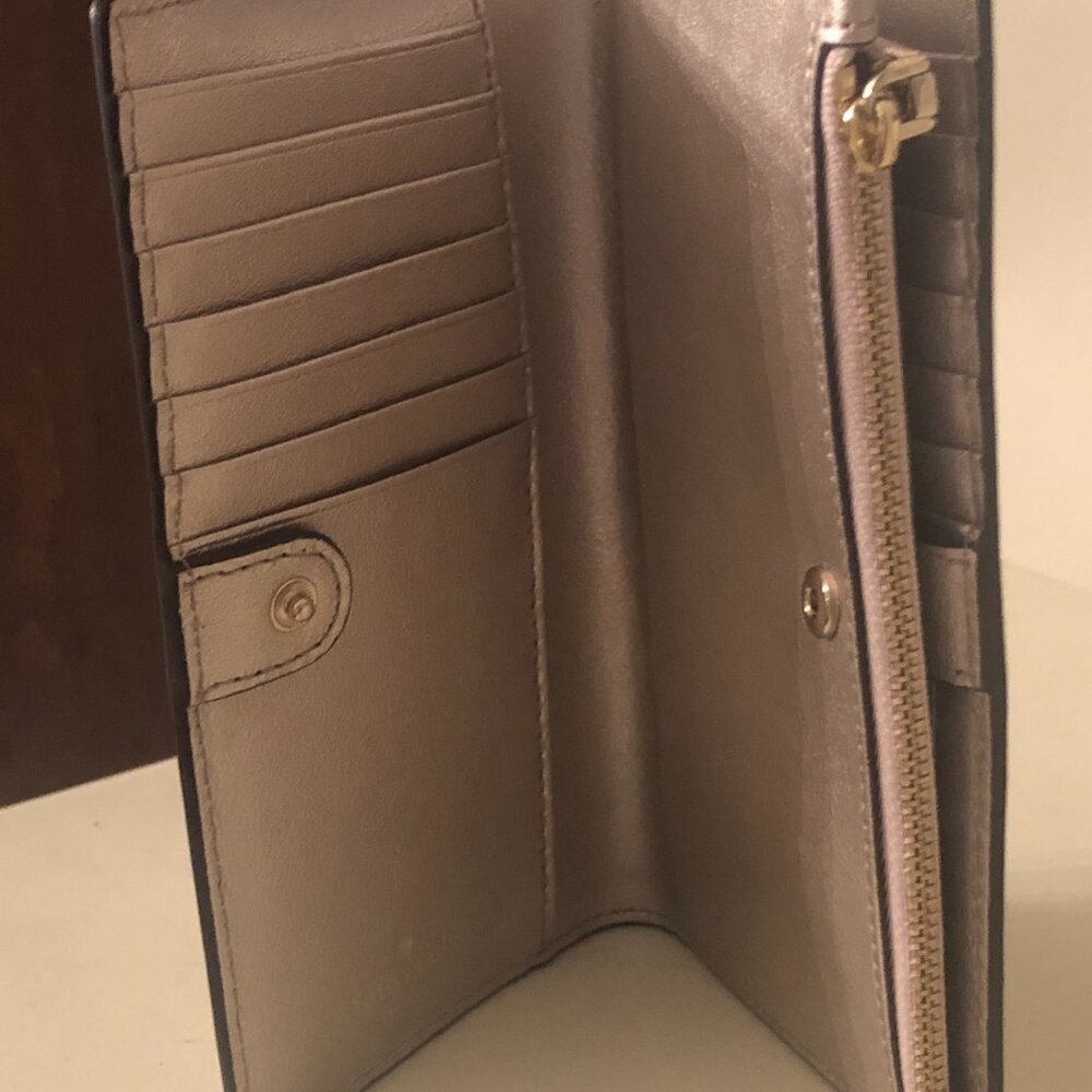 KATE SPADE PINK LEATHER SCALLOP WALLET ~ LARGE ~ 14 CARD SLOTS ~ GOLD INTERIOR - Picture 4 of 10